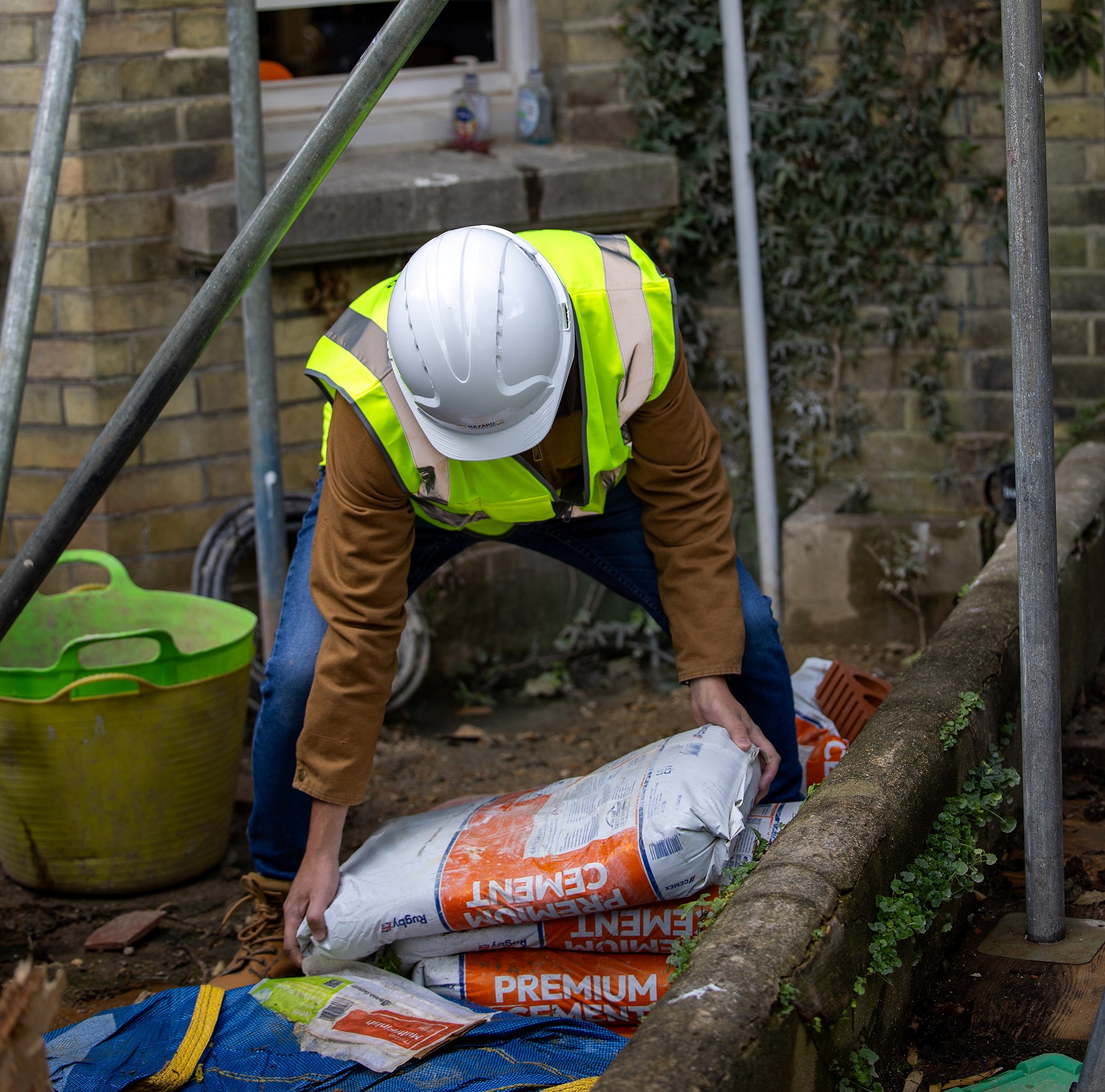 Construction wokring lifting equipment - lone working